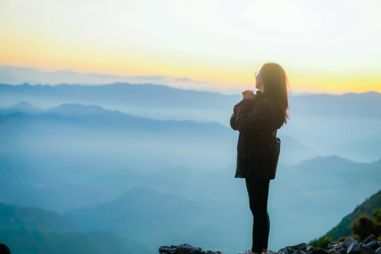 Somatic Therapy 101: A Conversation with the Body